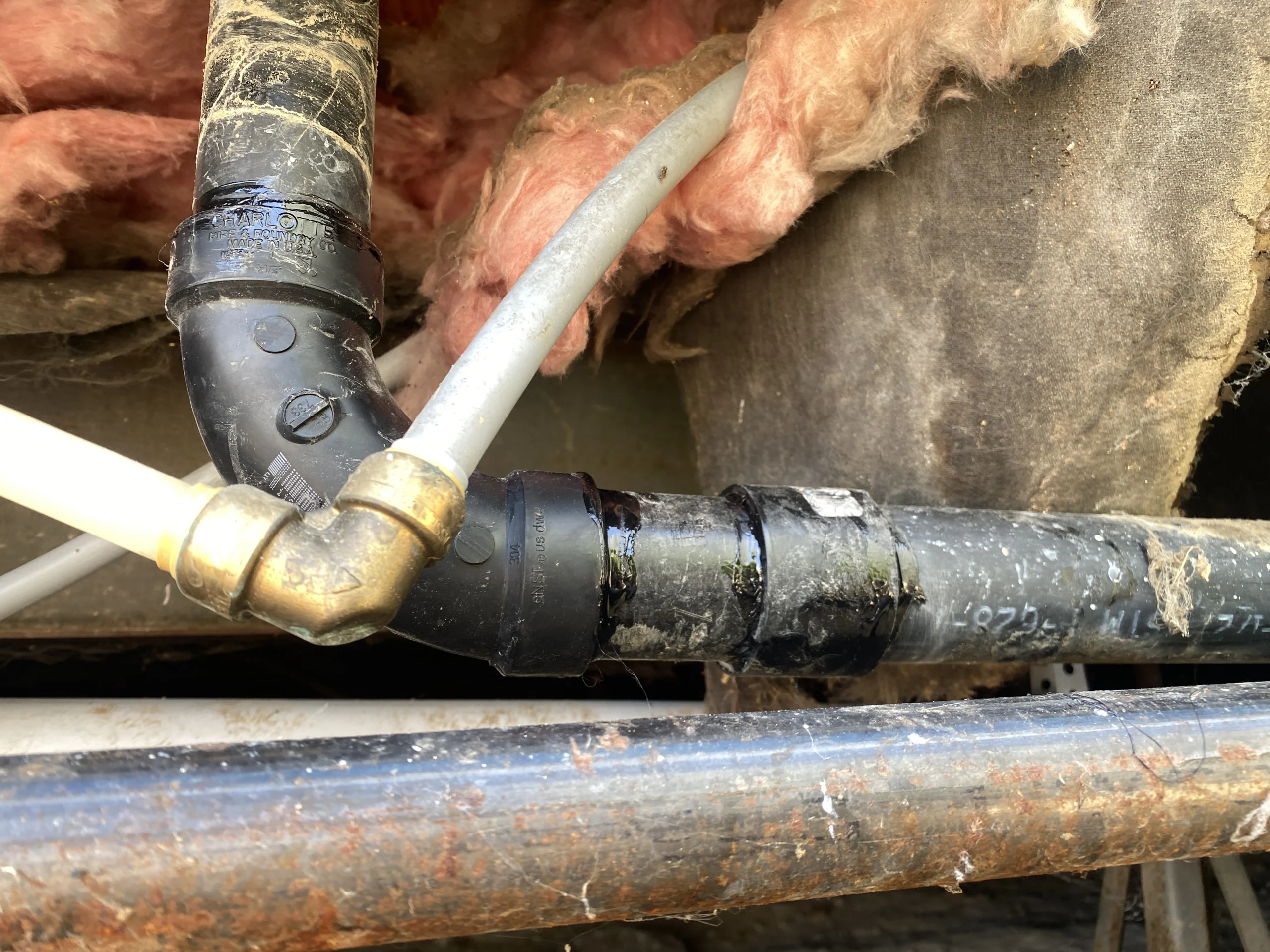 pipes under mobile home