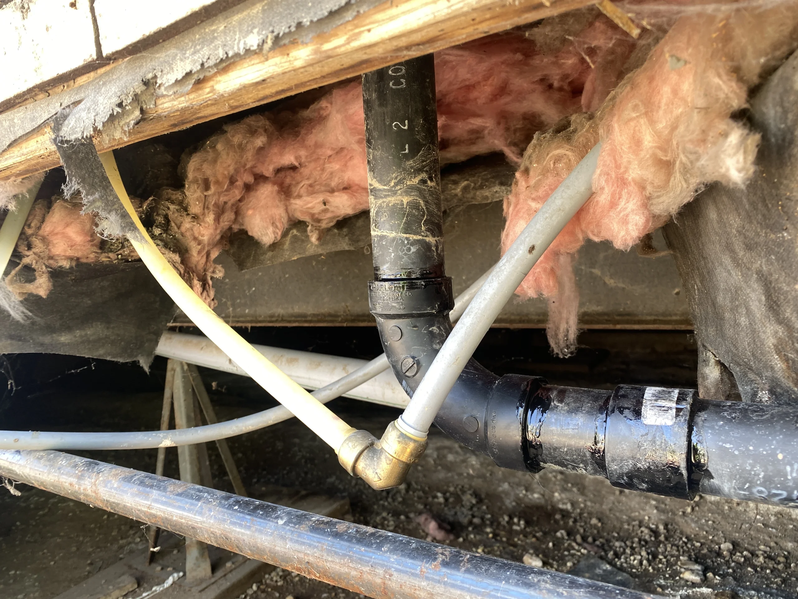 pipes under mobile home